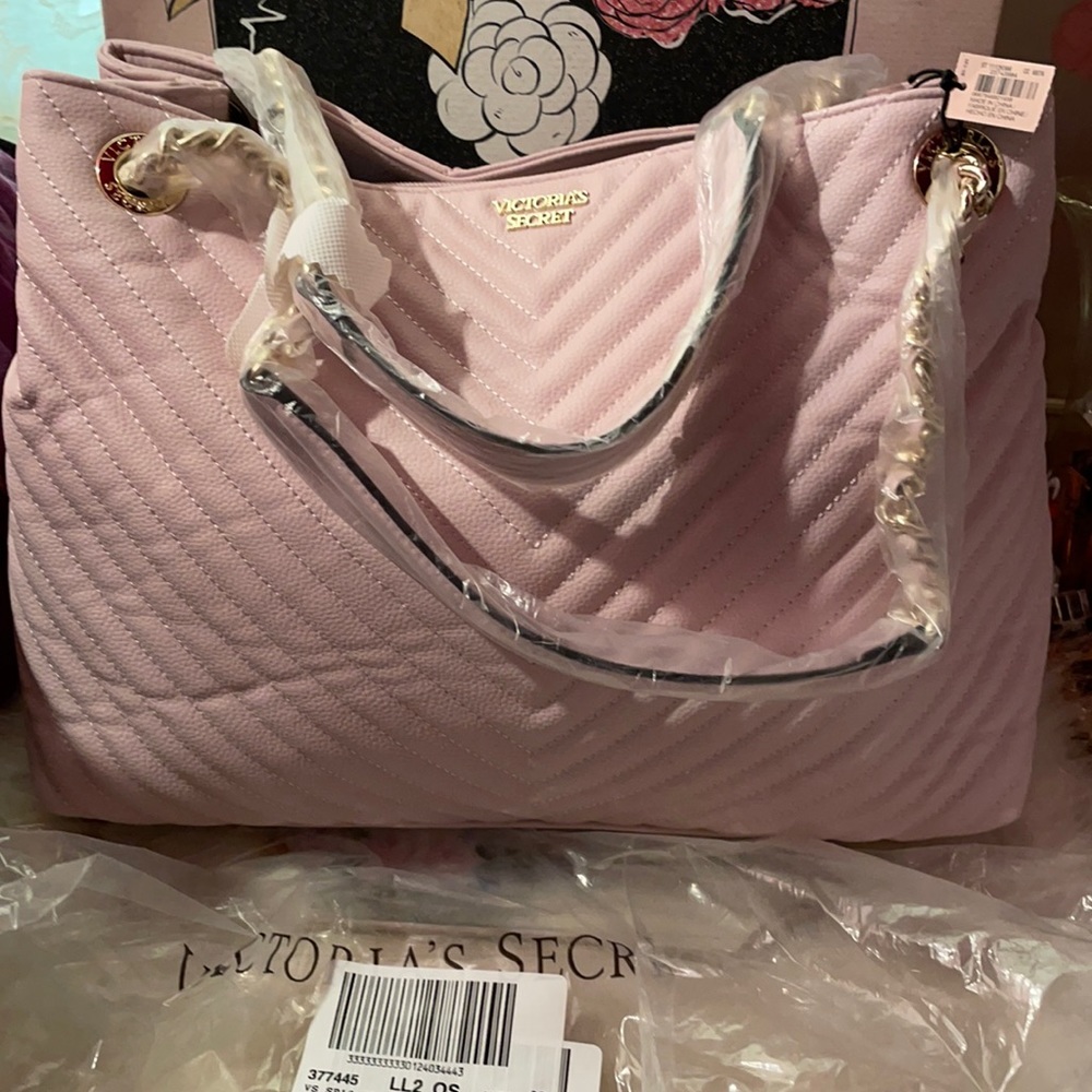 Victoria’s Secret Pink Quilt 👜 Tote Bag. NWT.FIRM